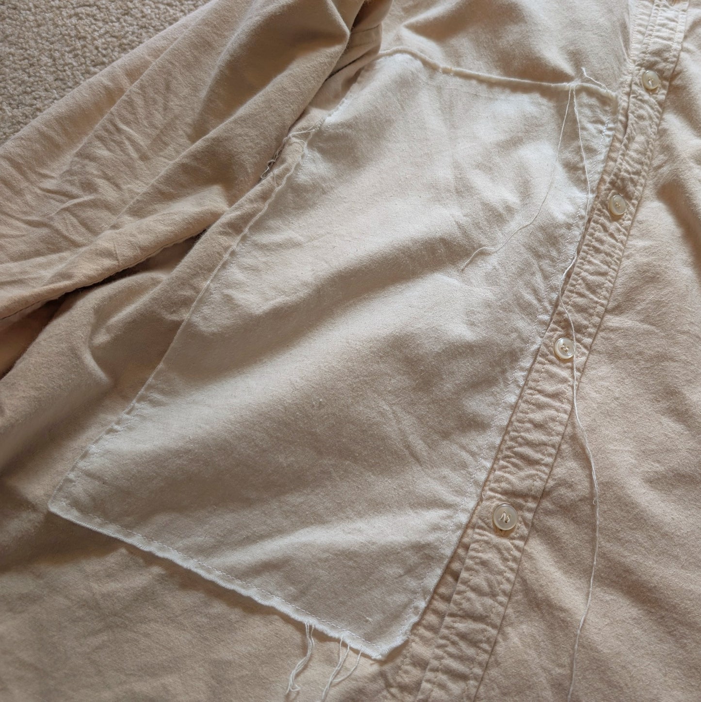 <OSOCU> 知多木綿 ビッグスクエアパッチワーク バンドカラーシャツ クラフトビール麦芽粕(草木染め)