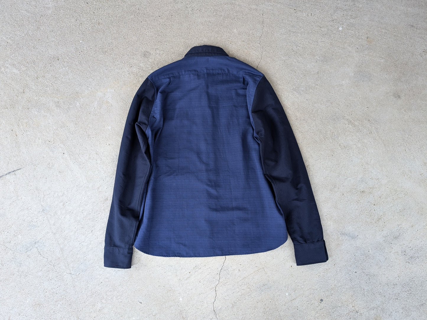 <OSOCU> 一点物 知多木綿×播州織 レギュラーカラーシャツ 鉄紺×ダークネイビー