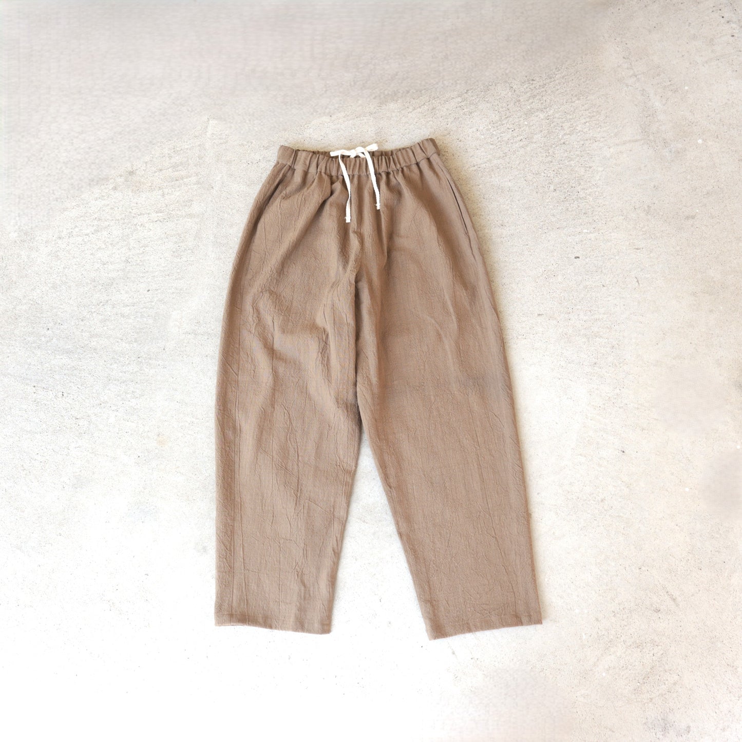 ＜限定生産＞備後節織 柿渋染め バルーンパンツ