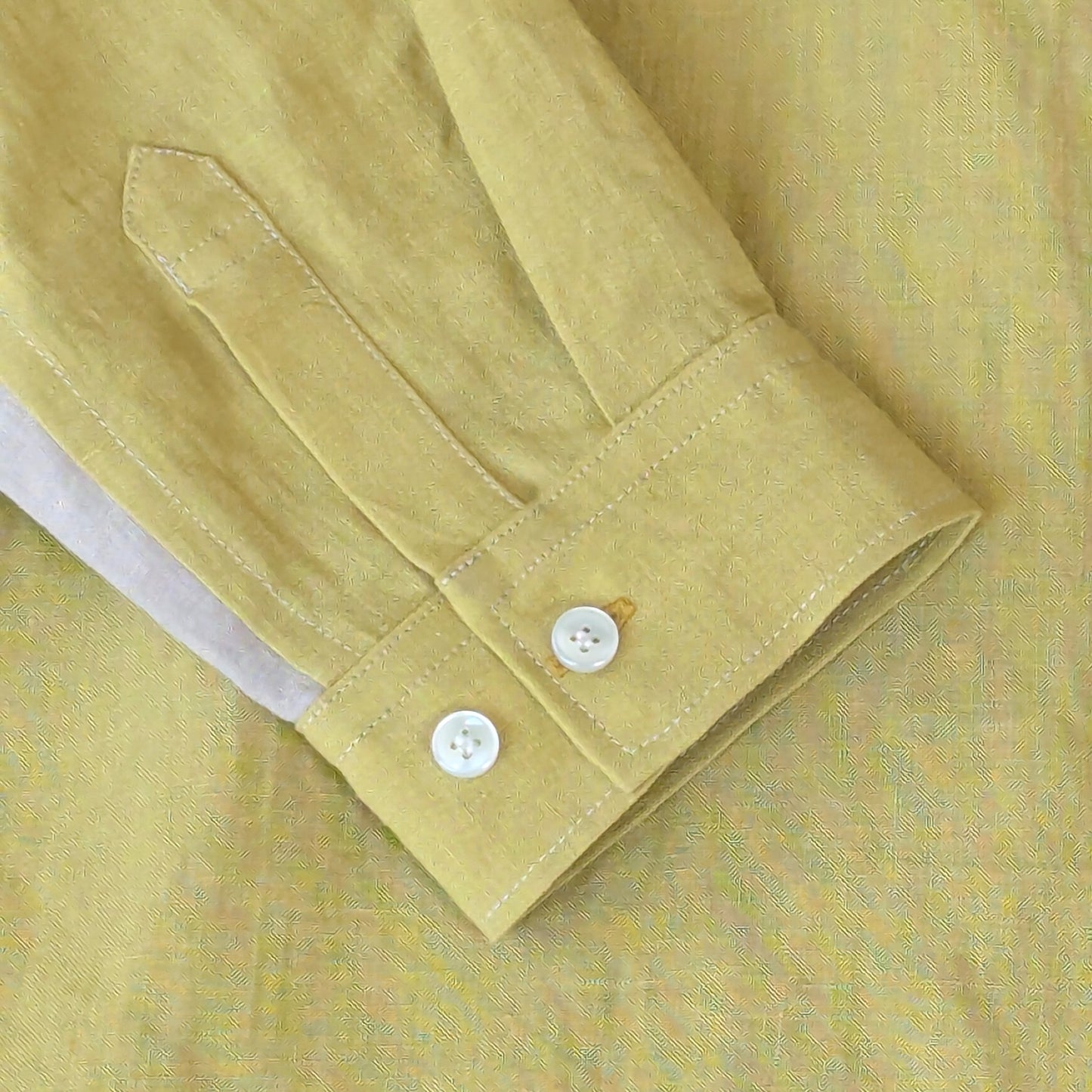 <OSOCU> 「かれくさいろとさくらベージュ」 遠州織物 バンドカラーシャツ