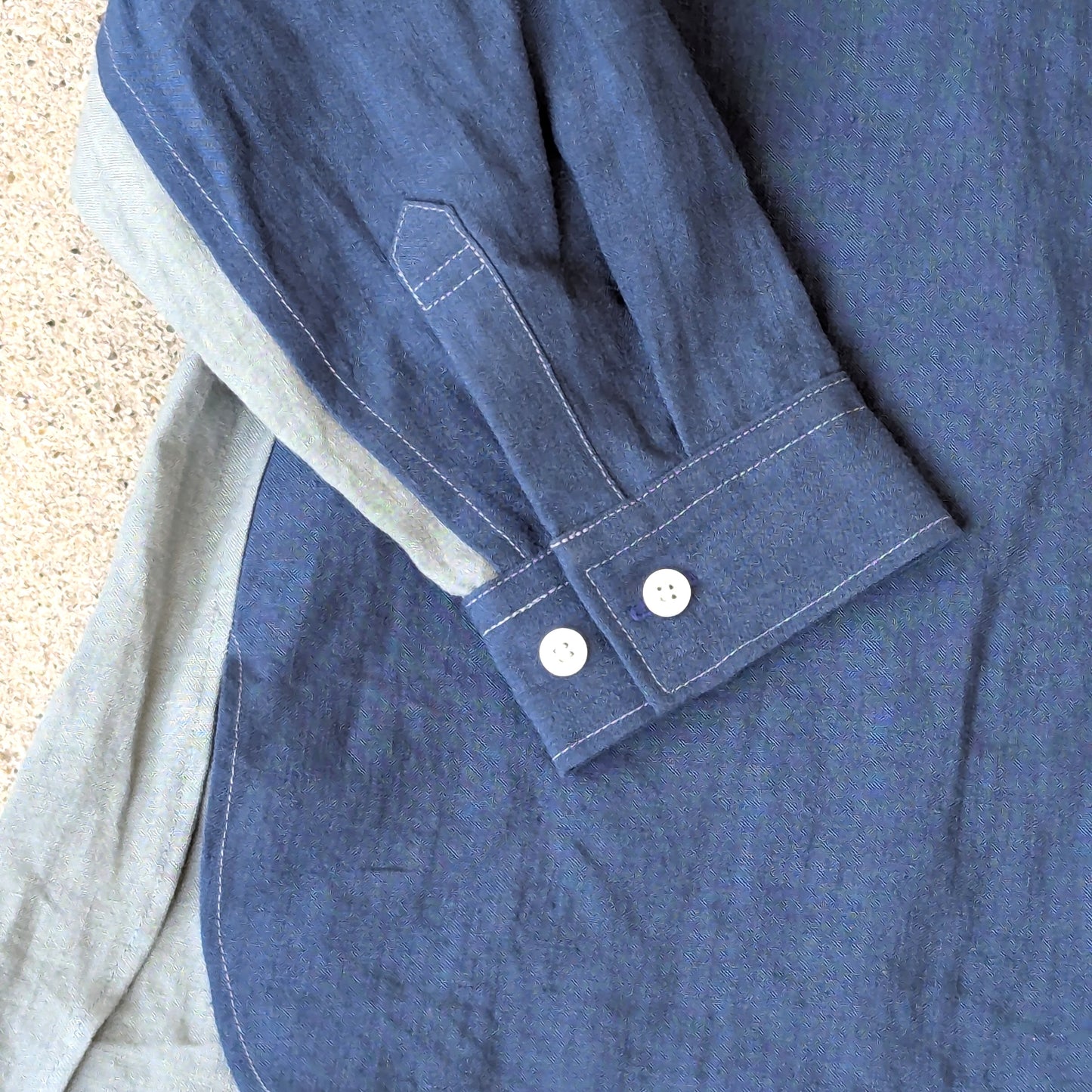 <OSOCU> 「りきゅうネズミとネイビーブルー」 遠州織物 バンドカラーシャツ