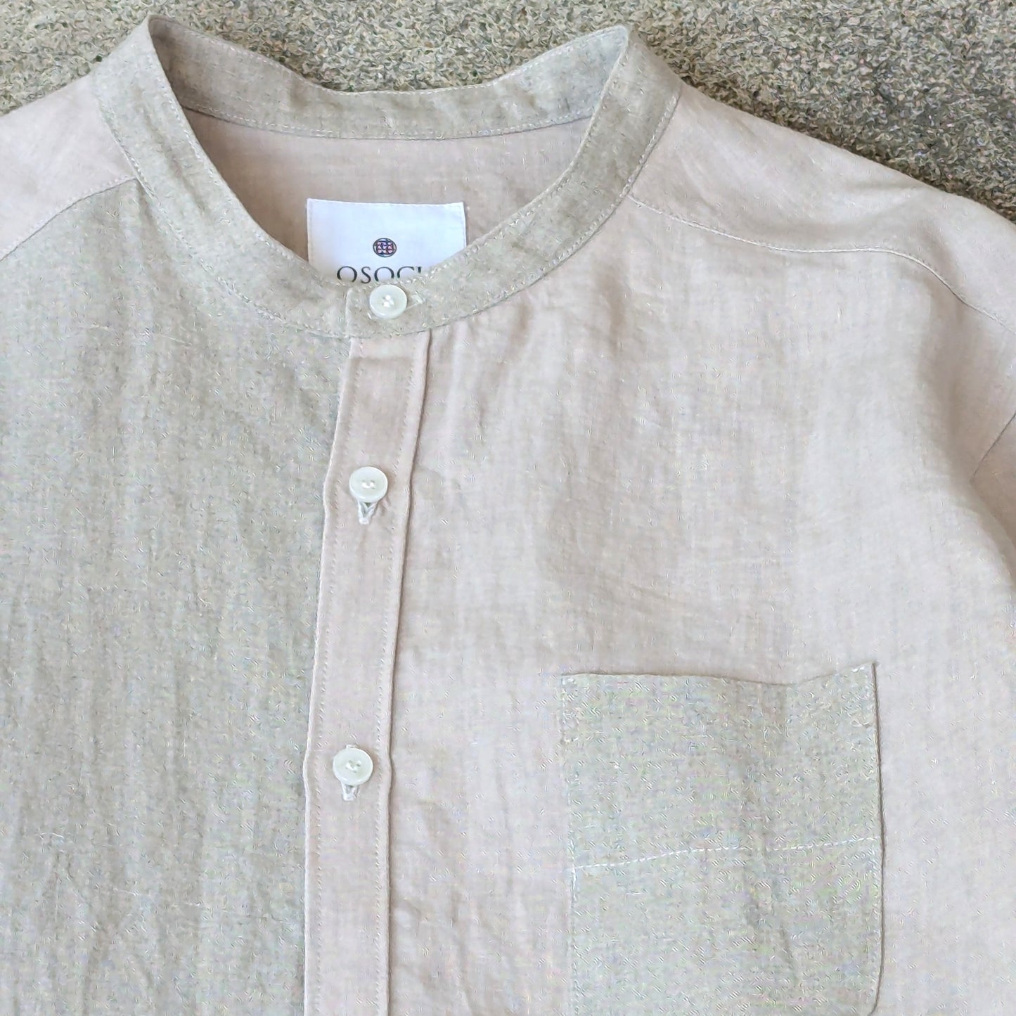 <OSOCU> 「さくらベージュと生成り」 遠州織物 バンドカラーシャツ