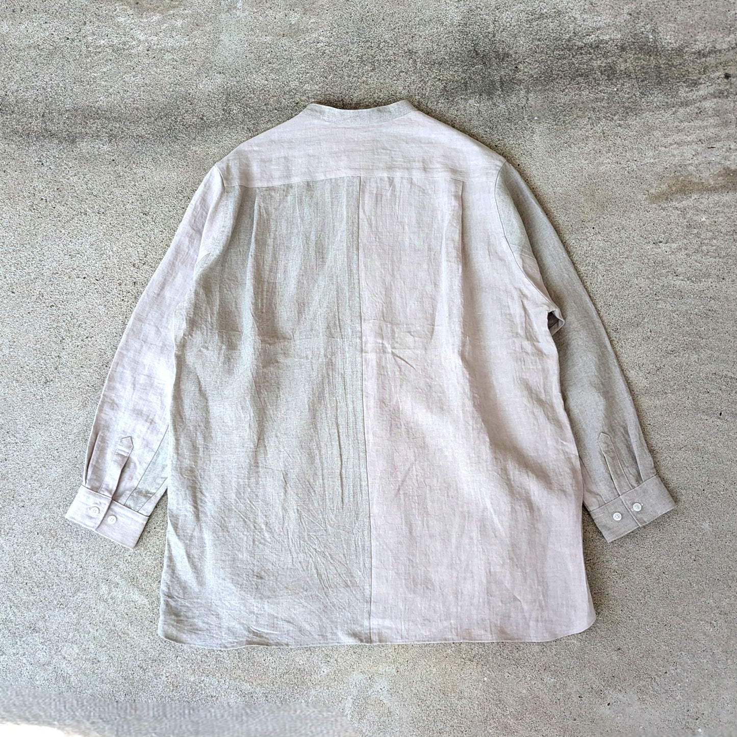 <OSOCU> 「さくらベージュと生成り」 遠州織物 バンドカラーシャツ