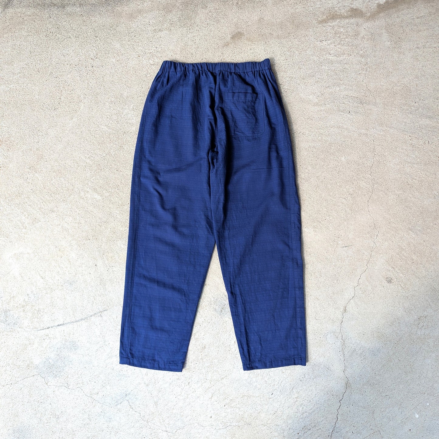 <OSOCU>  知多木綿 シャンタン生地 バルーンパンツ 鉄紺