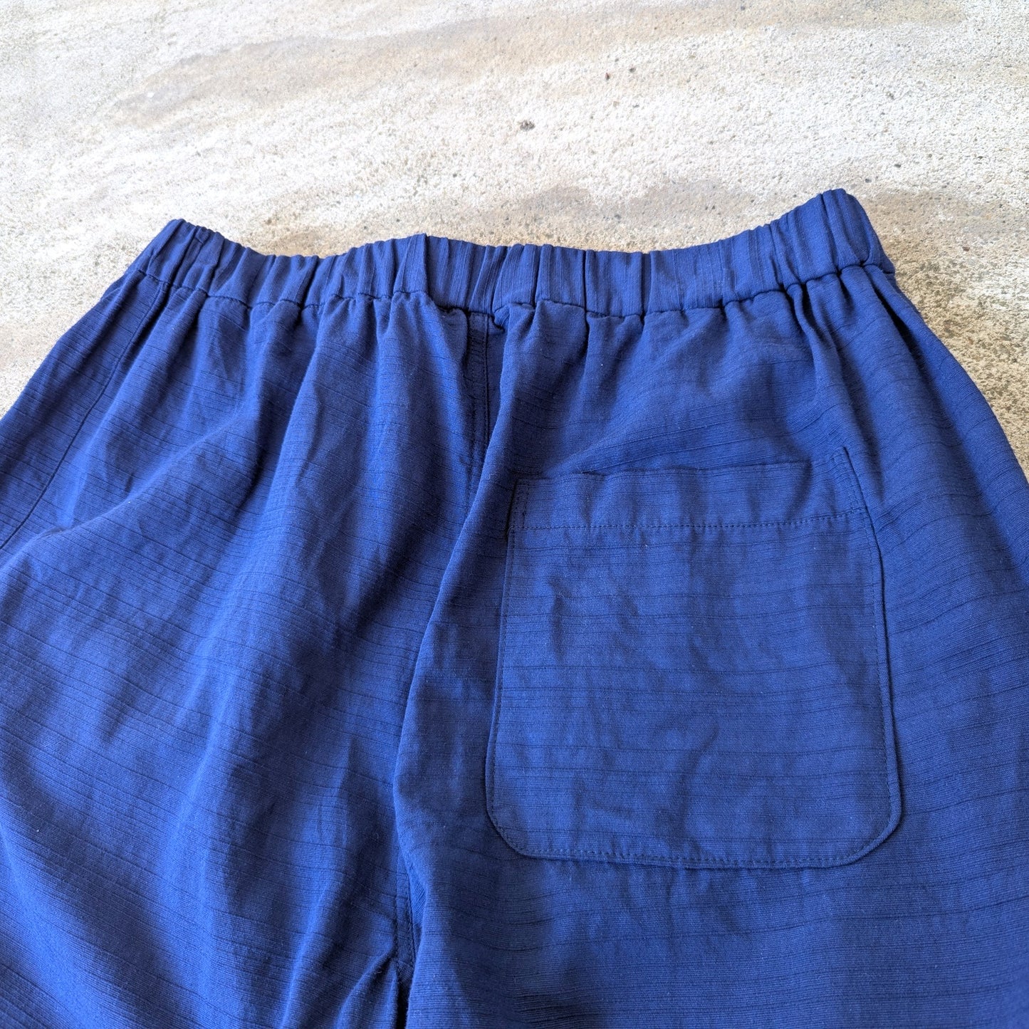<OSOCU>  知多木綿 シャンタン生地 バルーンパンツ 鉄紺
