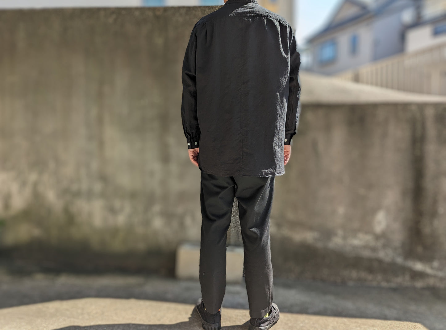 2023新作<OSOCU> 知多木綿 ヘンプコットン バンドカラーシャツ 名古屋黒紋付染