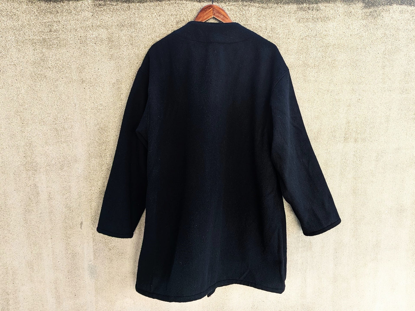 ＜OSOCU＞尾州ウール 毛七 ノーカラージャケット 再生羊毛（リサイクルウール） ブラック