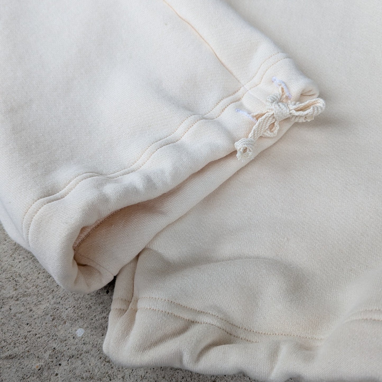 <OSOCU> 国産吊り編み生地のスウェットパンツ