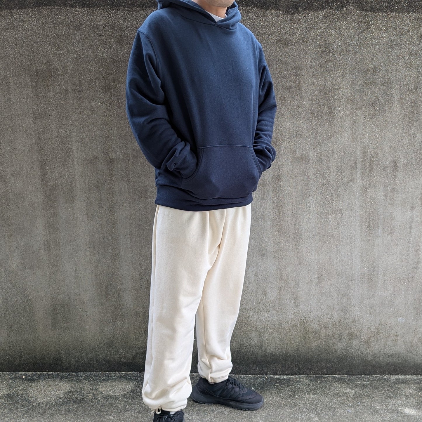 <OSOCU> 国産吊り編み生地のスウェットパンツ