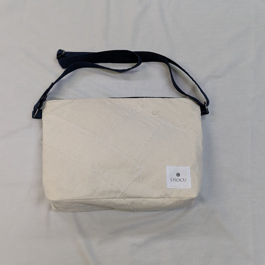 サコッシュより少し大きい 知多木綿 ミニショルダーバッグ 「ツギハギ」