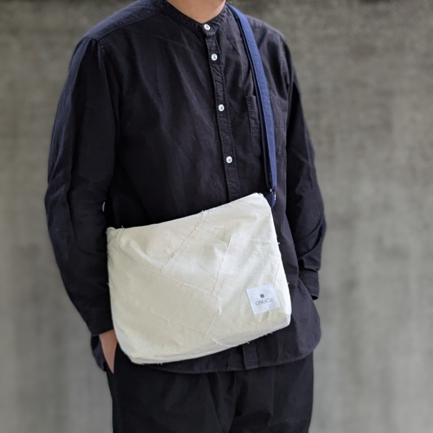 サコッシュより少し大きい 知多木綿 ミニショルダーバッグ 「ツギハギ」