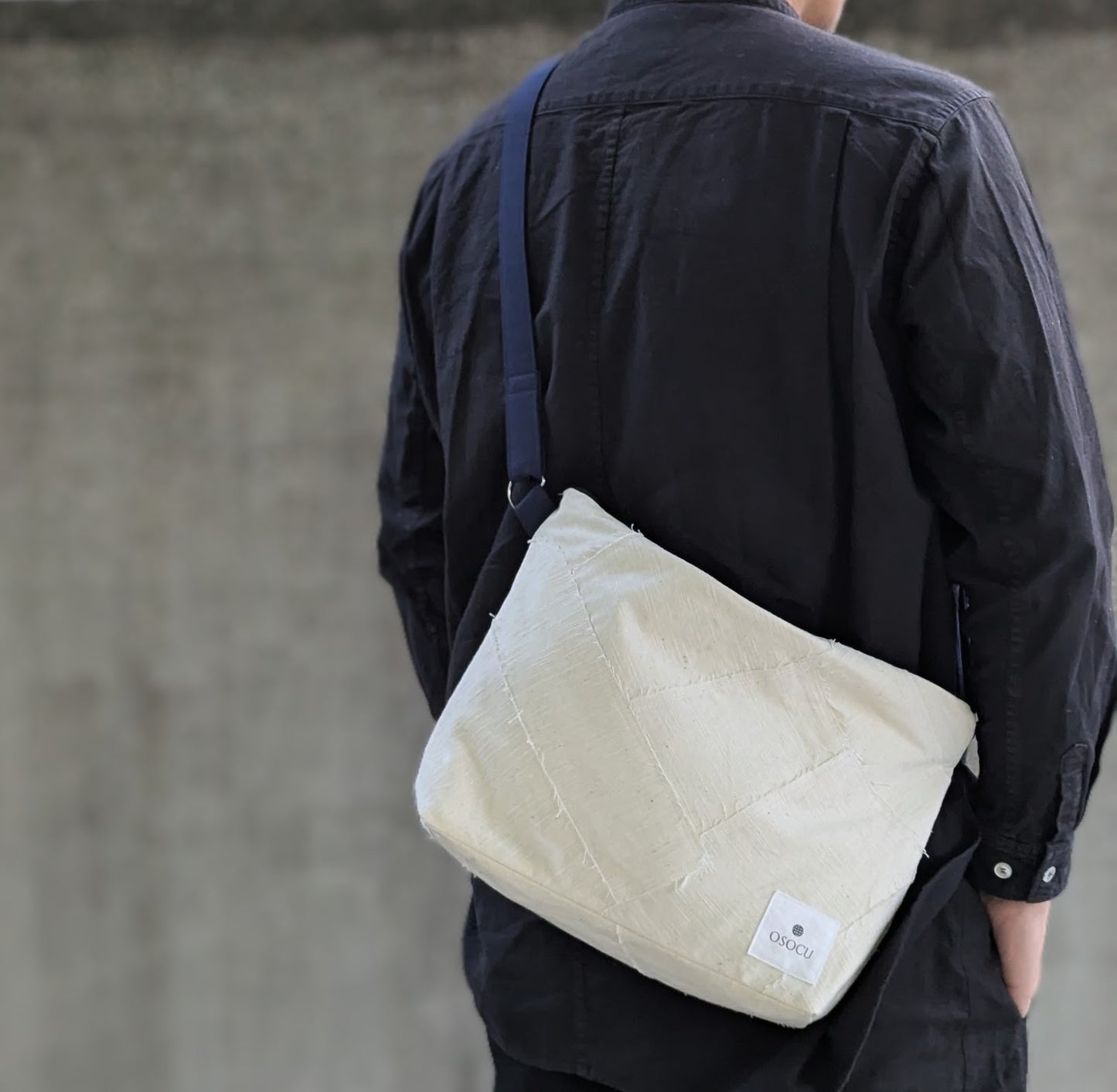 サコッシュより少し大きい 知多木綿 ミニショルダーバッグ 「ツギハギ」