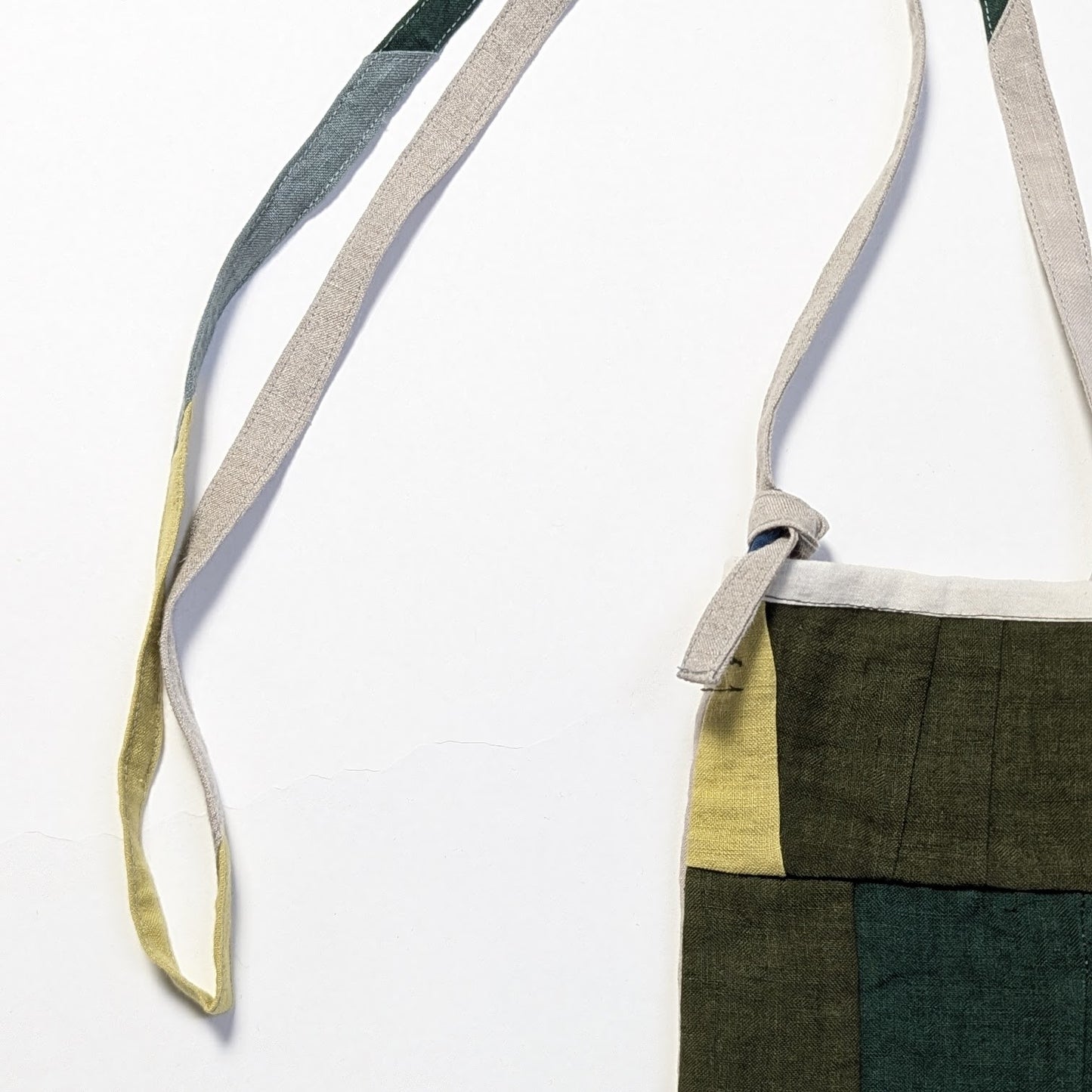 ＜OSOCU＞遠州織物 ヨーロッパリネン100% パッチワーク スマホショルダーバッグ 斜めがけNO.1