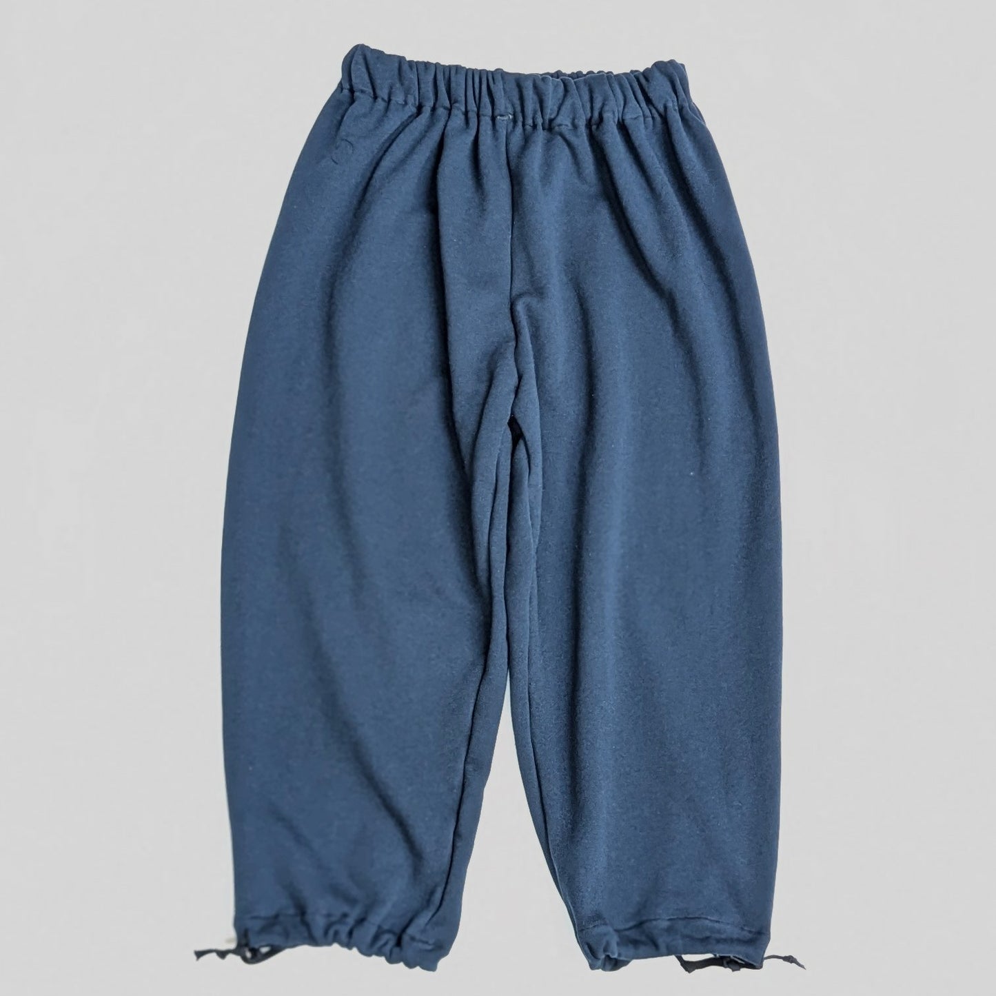 <OSOCU> 国産吊り編み生地のスウェットパンツ ネイビー