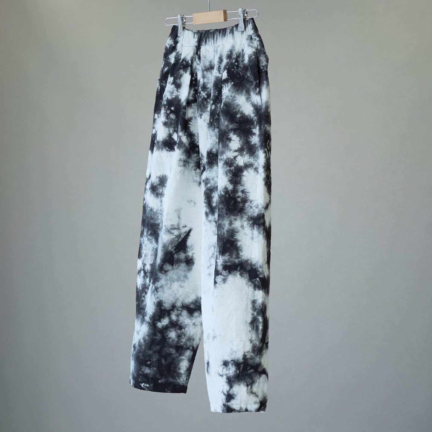 ＜OSOCU＞知多木綿 黒むら染め バルーンパンツ 名古屋黒紋付染