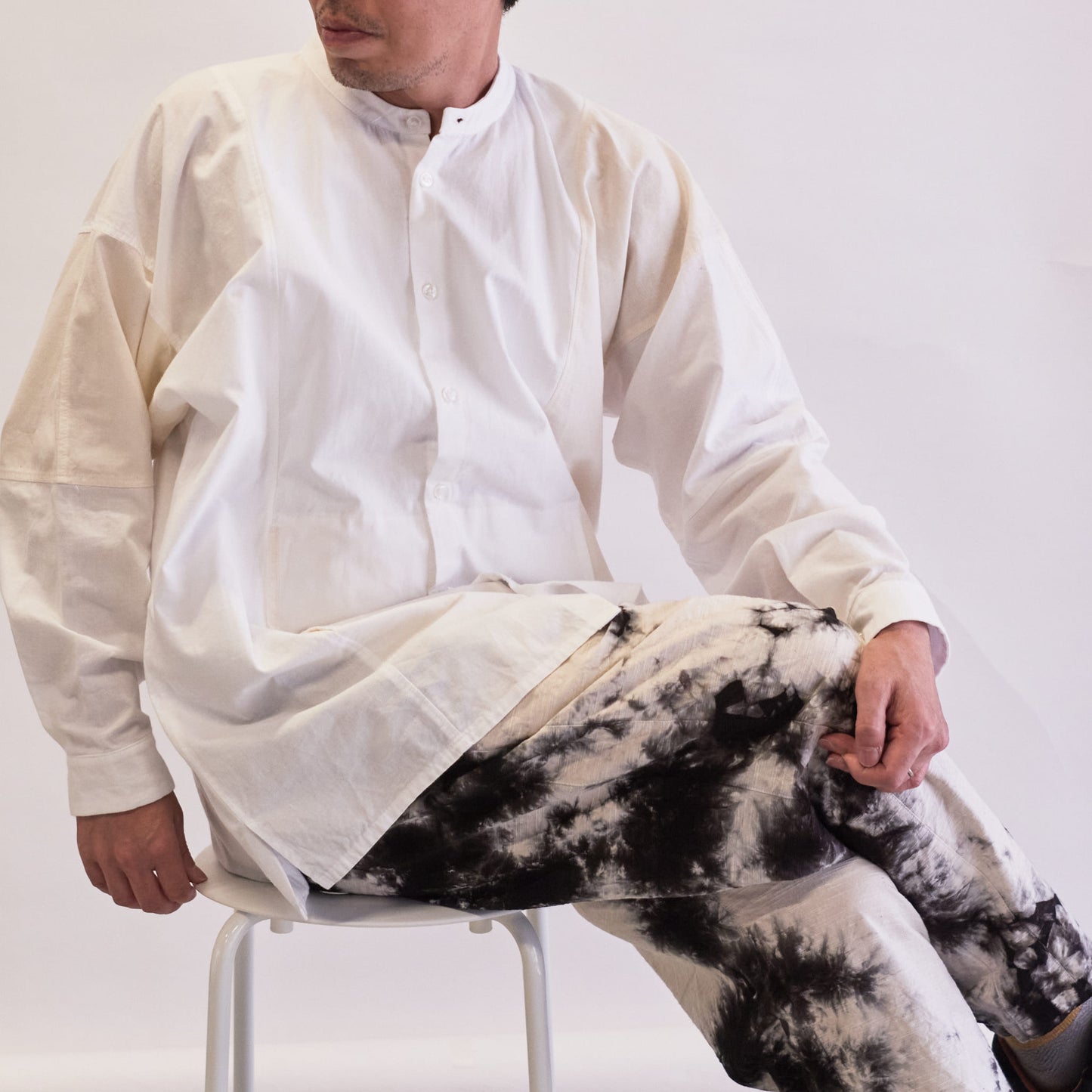 ＜OSOCU＞知多木綿 黒むら染め バルーンパンツ 名古屋黒紋付染