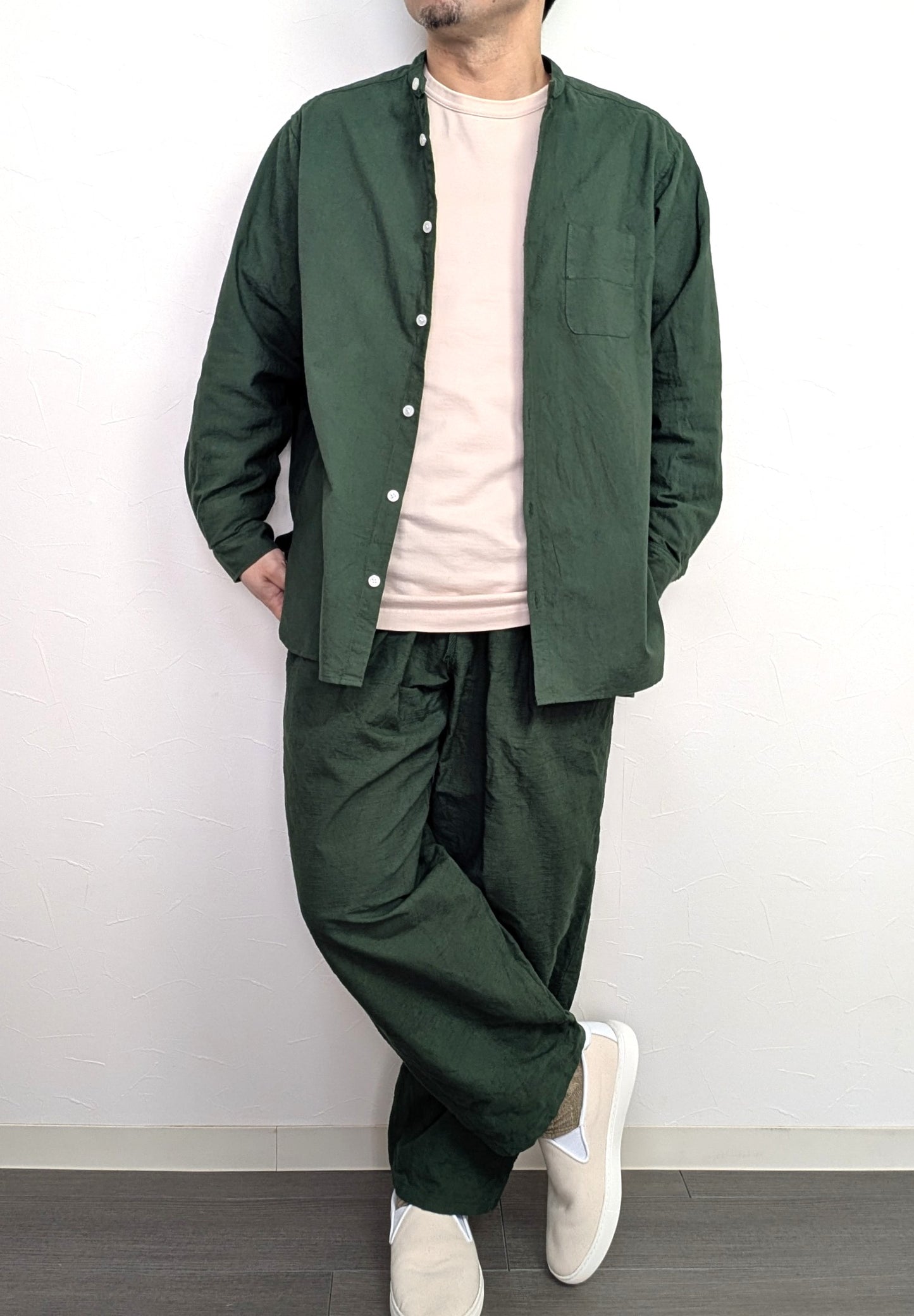 <OSOCU> 伝統色染め 織部色 知多木綿 バンドカラーシャツ