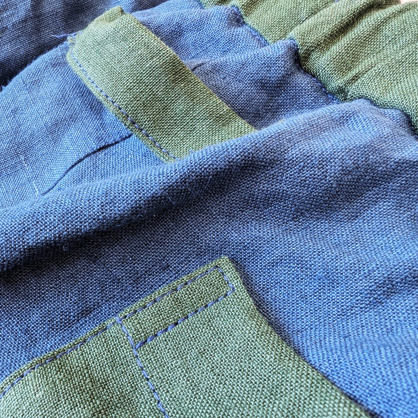 ＜OSOCU＞遠州織物 ヨーロッパリネン100％ ハーフパンツ ネイビー×ボトルグリーン