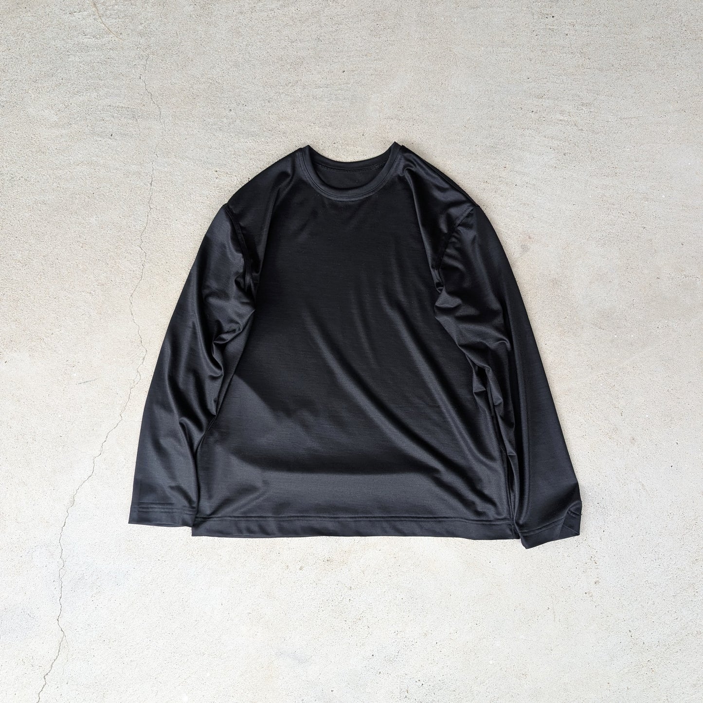 <OSOCU> 受注生産 尾州ウール Super160 メリノウール100％ ロングTシャツ 黒