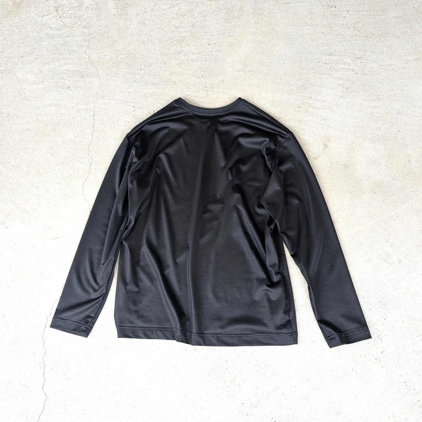 <OSOCU> 受注生産 尾州ウール Super160 メリノウール100％ ロングTシャツ 黒