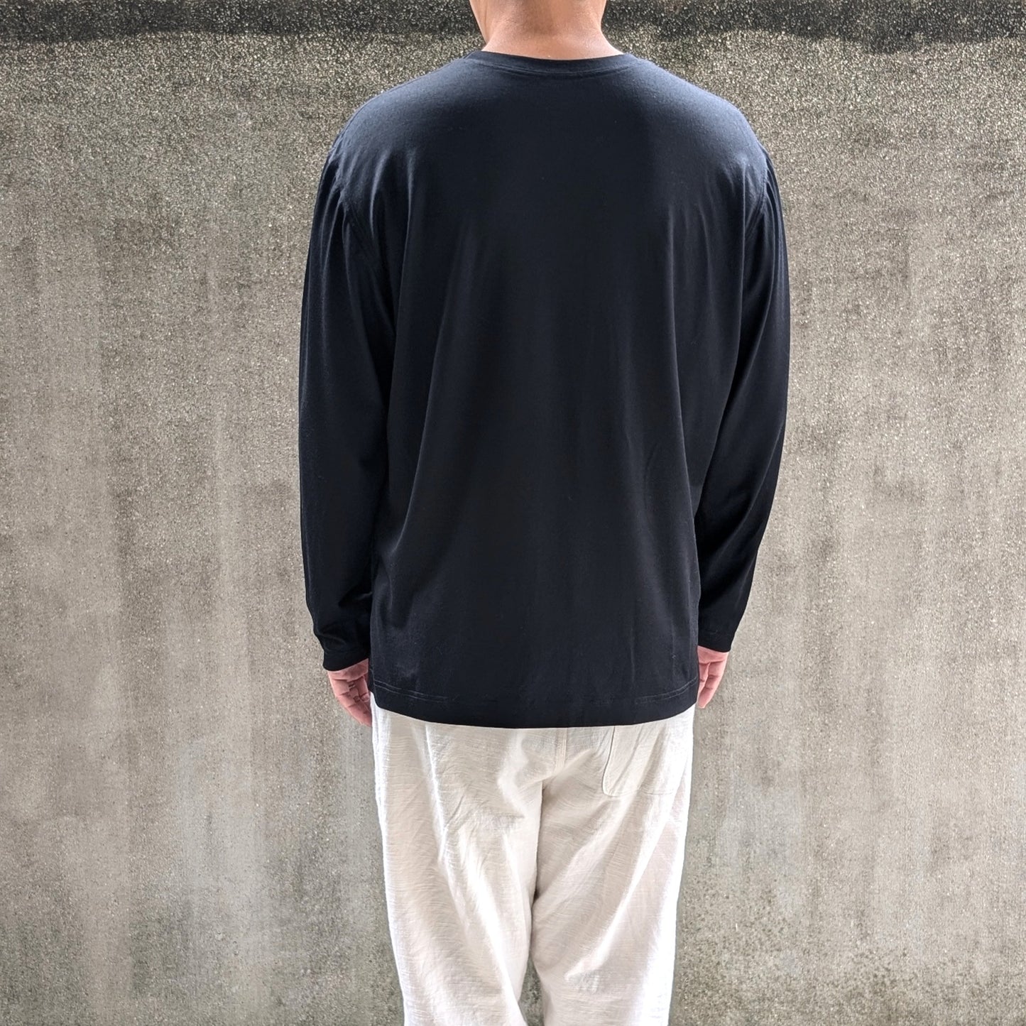 <OSOCU> 受注生産 尾州ウール Super160 メリノウール100％ ロングTシャツ 黒