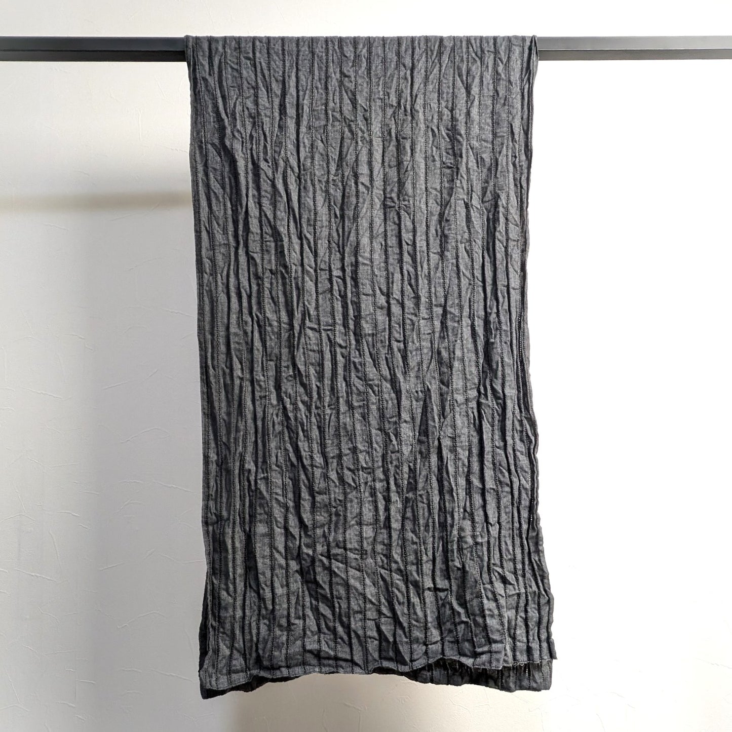 知多木綿 シャトル織機で織った民族衣装生地の大判ストール