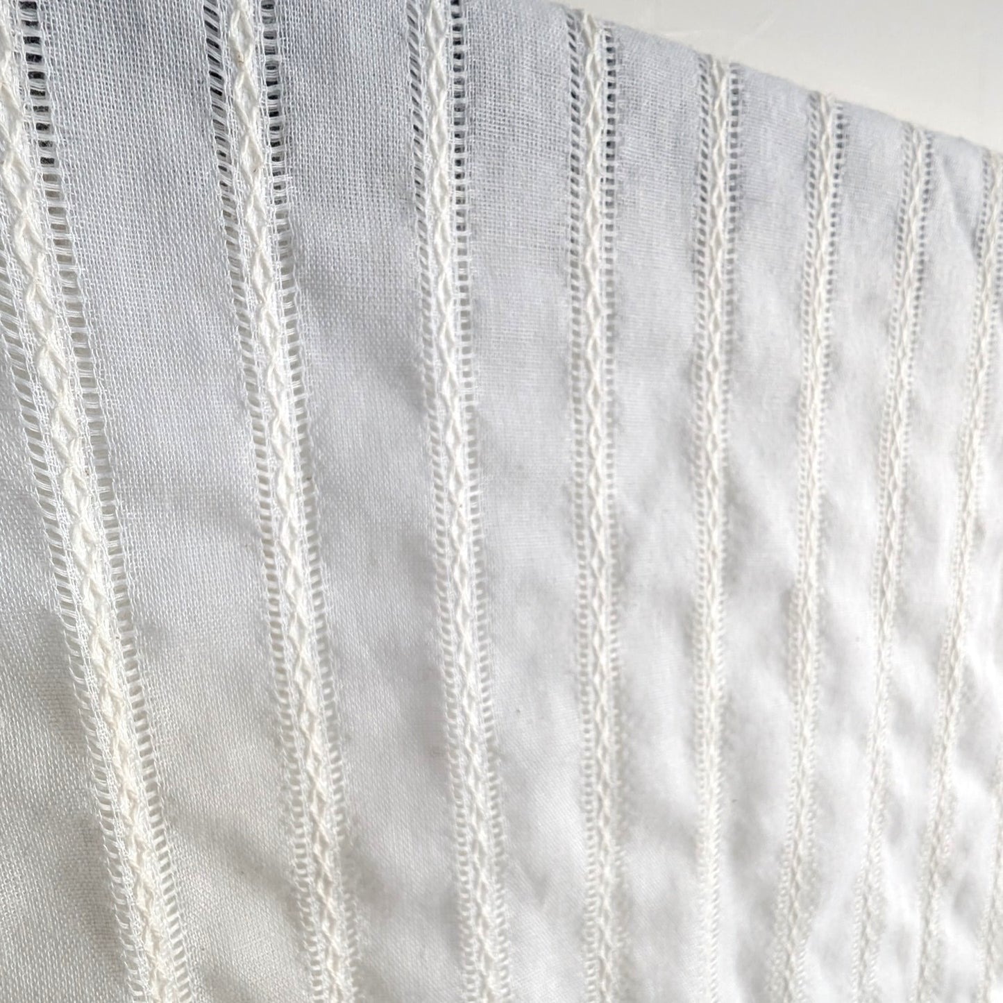 知多木綿 シャトル織機で織った民族衣装生地の大判ストール