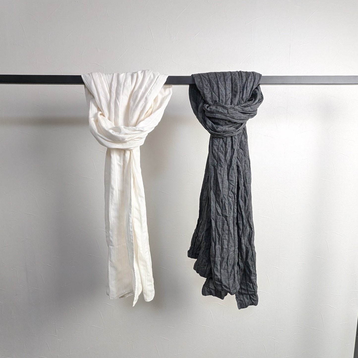 知多木綿 シャトル織機で織った民族衣装生地の大判ストール