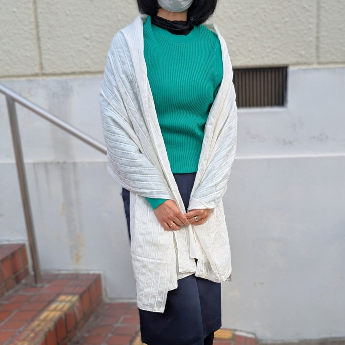 知多木綿 シャトル織機で織った民族衣装生地の大判ストール