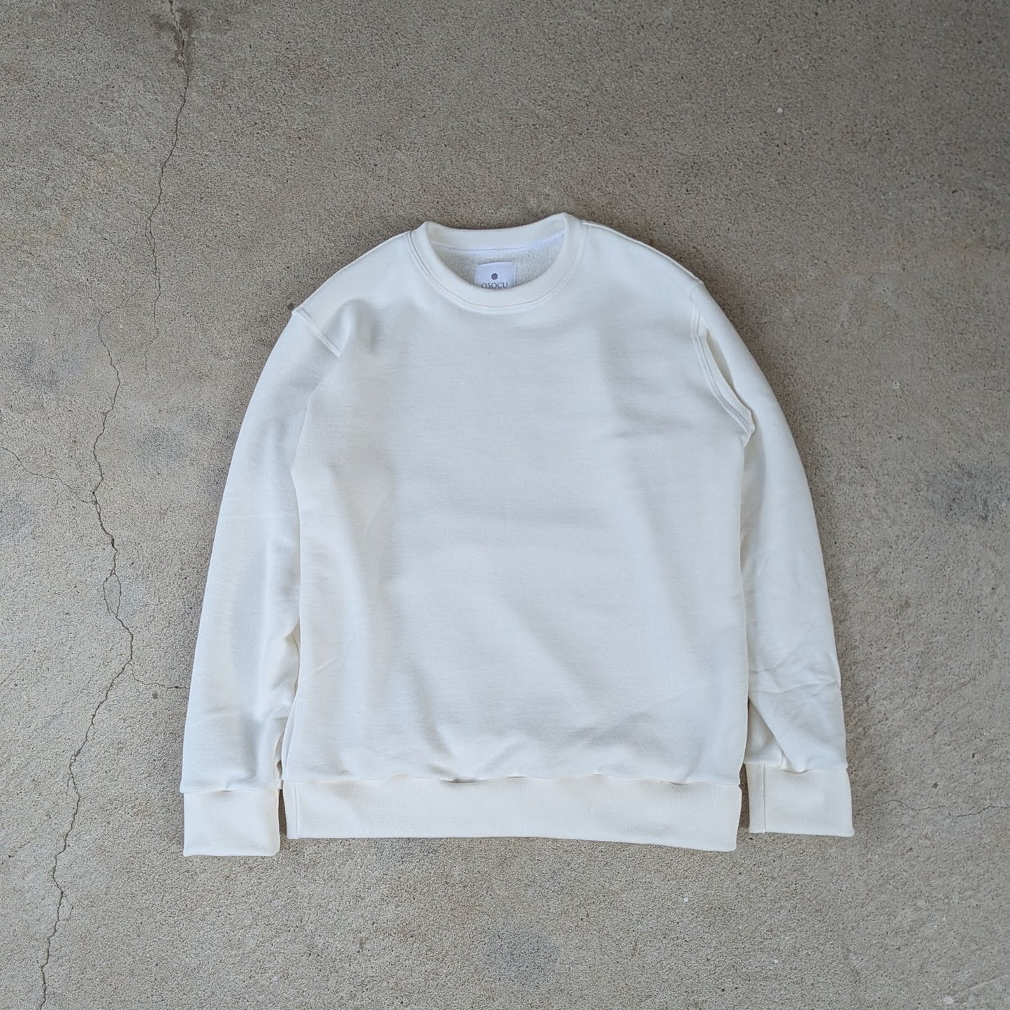 <OSOCU> 国産吊り編み生地のクルーネックスウェット　