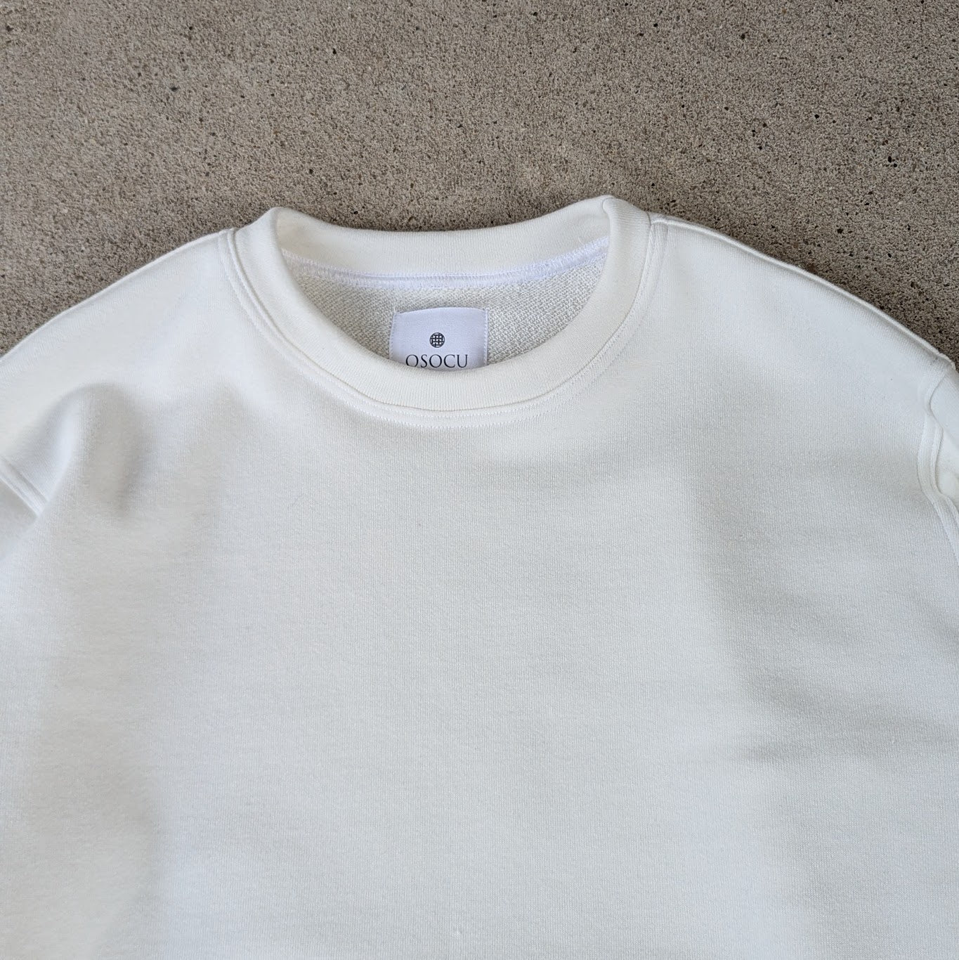 <OSOCU> 国産吊り編み生地のクルーネックスウェット　