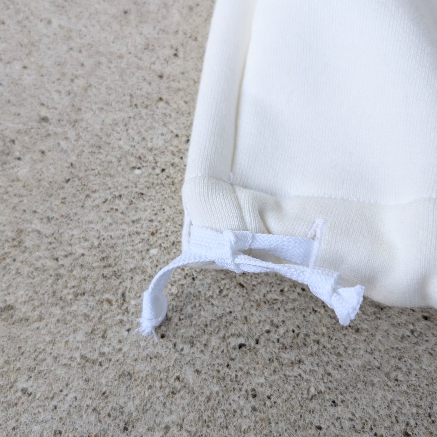 <OSOCU> 国産吊り編み30/8生地のスウェットパンツ ホワイト