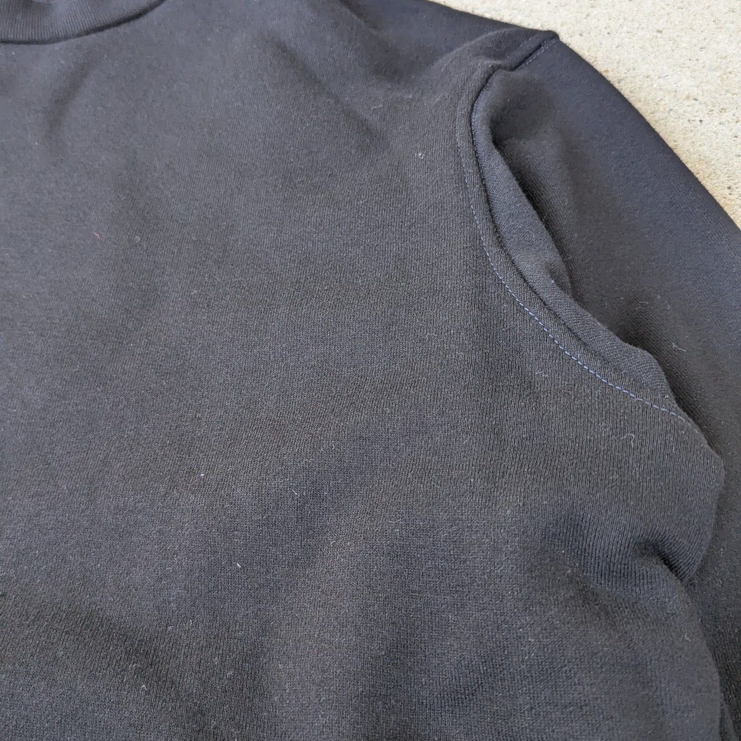 <OSOCU> 40/10国産吊り編み生地のクルーネックスウェット 名古屋黒紋付染